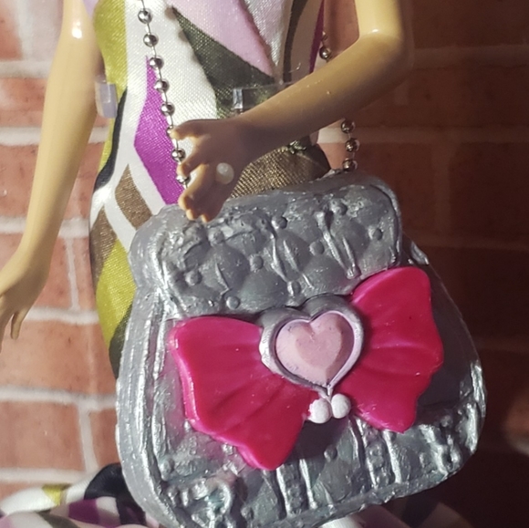 Restyled Barbies - Picture 11 of 12